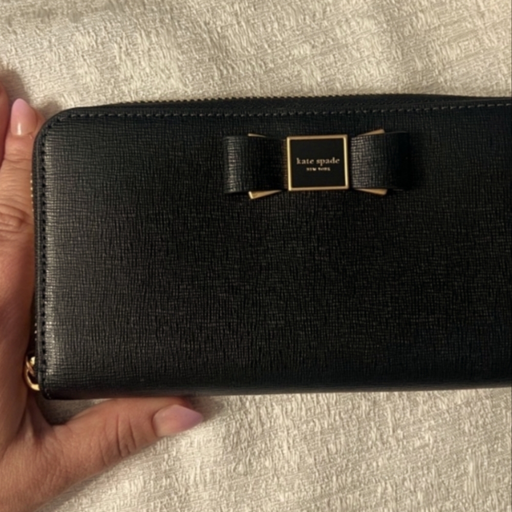 Kate Spade Morgan Bow Embellishment Zip-Around Continental Wallet NWOT
